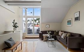 Spacious Central Apartment